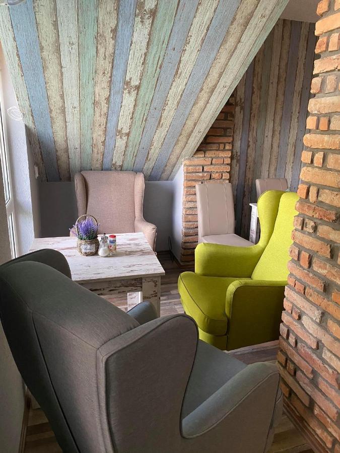Naphaz Panzio Bed & Breakfast Tiszafüred Exterior foto