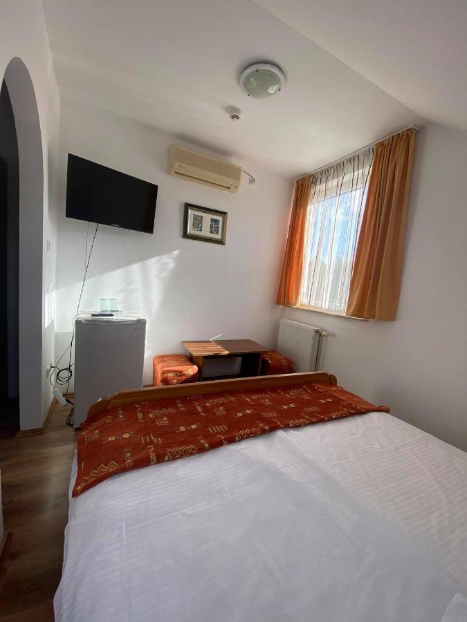 Naphaz Panzio Bed & Breakfast Tiszafüred Exterior foto