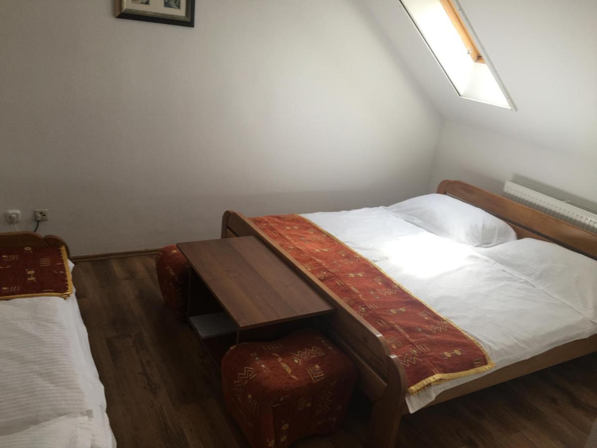 Naphaz Panzio Bed & Breakfast Tiszafüred Exterior foto